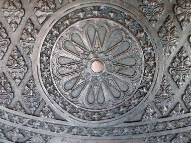 Tapınak duvarındaki yerli kültürünün ayrıntıları.