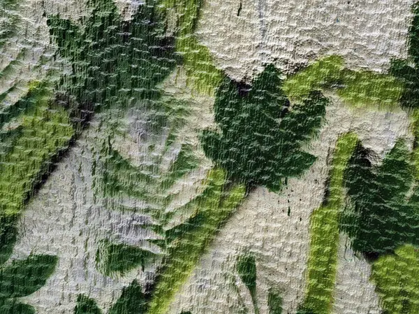 Palmiyeler, yapraklar ve yeşilliklerle bezenmiş duvar resimleri. El boyası..