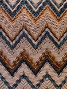 Soyut geometrik dikişsiz desen. Kumaş karalama zigzag hattı süsü. Zigzag kalem çizim arkaplanı