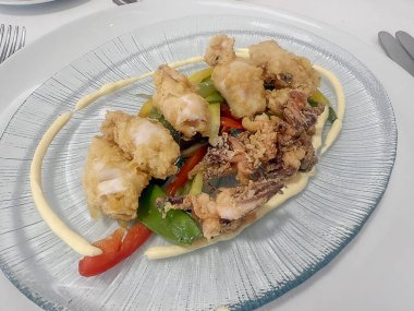 Kalamar mutfağı, gurme yemekleri sebze ve salata.