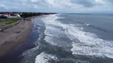 Güzel okyanus dalgalarının hava manzarası