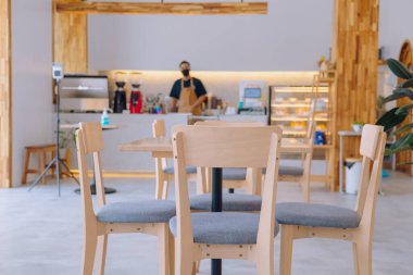 Masalı kahve dükkanları öğlene kadar boşalmış olur..