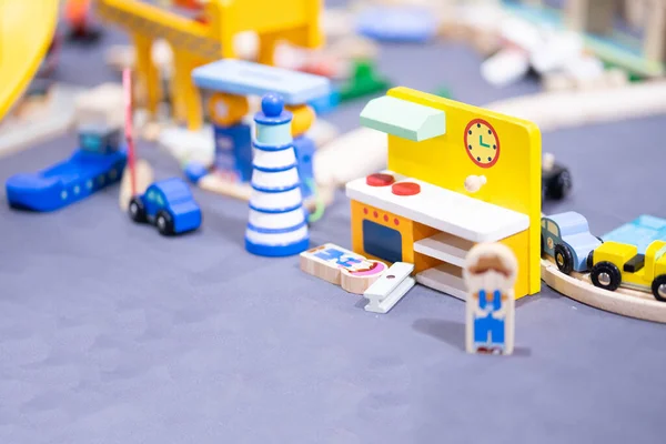 Wiele Zabawek Dla Dzieci Umieszczone Stole Dla Dzieci Zabawy — Zdjęcie stockowe