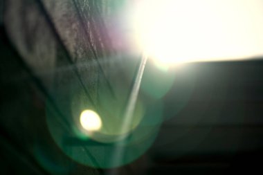 Yükselişin dibinde parlayan güneş ışığı..