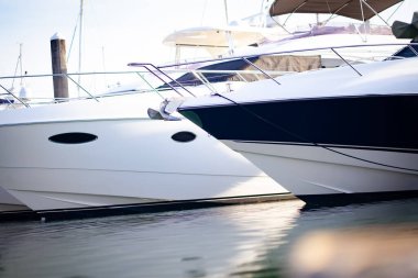 Lüks Yatlar, Tekne Gezileri ve Turist Gezileri.