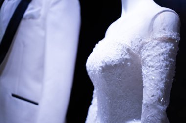 Gelinin gelinliğinin ayrıntıları düğün töreninde, düğün geleneğinde.