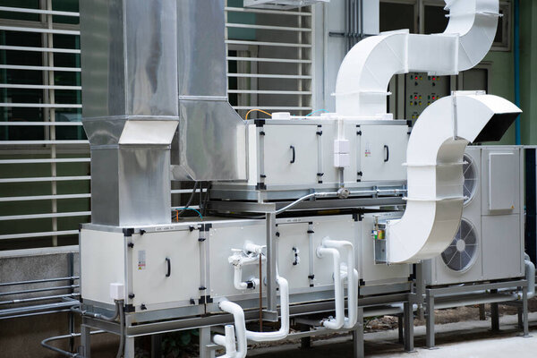 Современная система отопления и вентиляции на заводе.