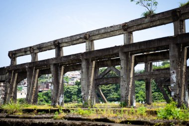 Yapılar ve kalıntılar zamanla bozulmaya bırakıldı..