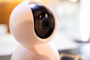 Bokeh Işığı arkaplanındaki akıllı kablosuz güvenlik kamerası güvenlik kameraları veya kişisel CCTV için kullanılır.