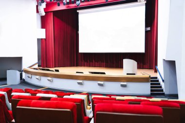 Sinema Salonlarında Boş Kırmızı Koltuklar, Ziyafet Salonu Salonları.