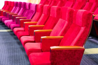 Sinema Salonlarında Boş Kırmızı Koltuklar, Ziyafet Salonu Salonları.