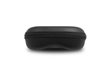 Kapalı güneş gözlüğü kutusunun ön görüntüsü