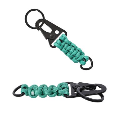 Paracord motosiklet anahtarlığı izole edilmiş beyaz arkaplan