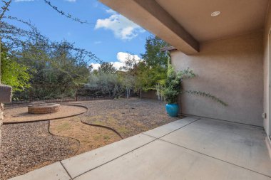 Bir ev avlusu manzarası. Yüksek kalite fotoğraf