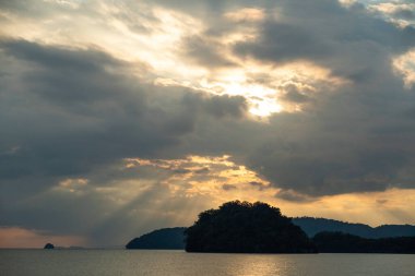 Tayland 'da sahilde gün batımı 