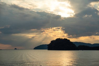 Tayland 'da sahilde gün batımı 