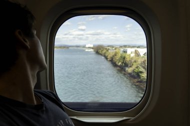 Hızlı trenin penceresinden bir manzara. Yüksek kalite fotoğraf