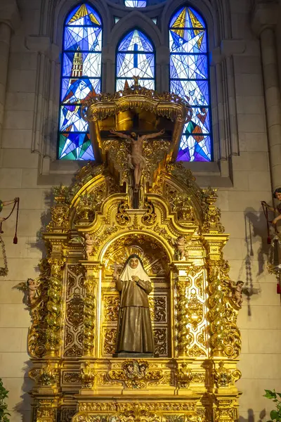 Madrid 'deki Santa Maria Katedrali. Yüksek kalite fotoğraf