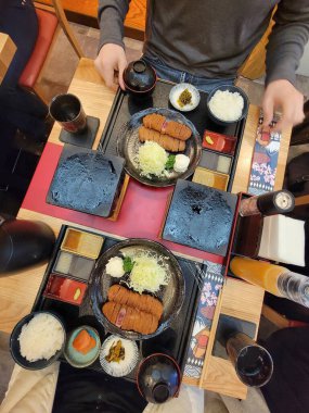 Bir Japon restoranında akşam yemeği. Yüksek kalite fotoğraf