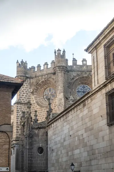 Toledo İspanya 'daki eski mimari. Yüksek kalite fotoğraf