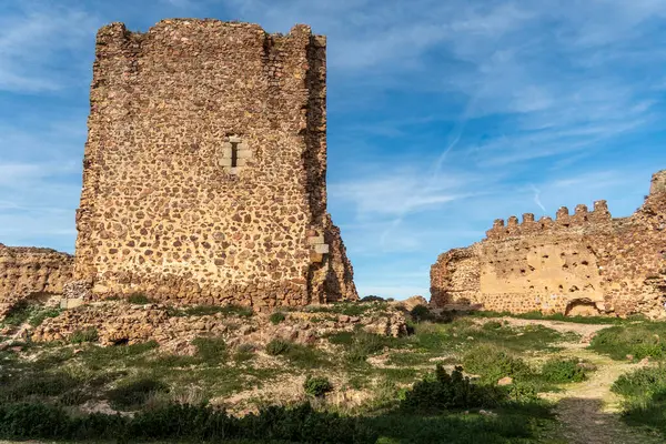 İspanya 'nın güneyindeki kale harabeleri. Yüksek kalite fotoğraf