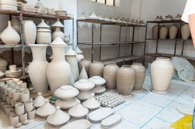 Fas 'ta çömlekçilik yapılıyor. Yüksek kalite fotoğraf