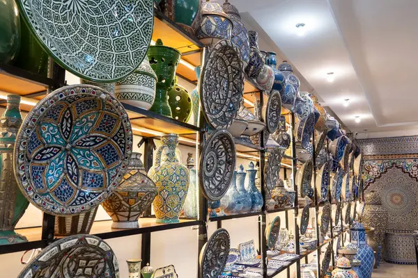 Fez, Fas 'ta el yapımı çömlek. Yüksek kalite fotoğraf