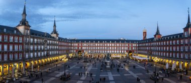 Madrid 'deki Plaza Mayor, İspanya. Yüksek kalite fotoğraf