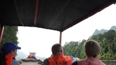 Tayland 'da bir teknede. Yüksek kaliteli FullHD görüntüler