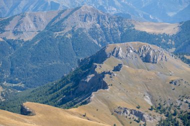 Fransız Alplerinde dramatik dağ manzarası. Yüksek kalite fotoğraf
