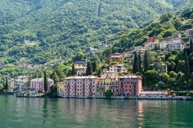 İtalya 'nın Como Gölü kıyısında bir kasaba. Yüksek kalite fotoğraf