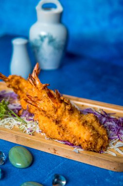 Lezzetli bir doku ve lezzet karışımı sunuyor..