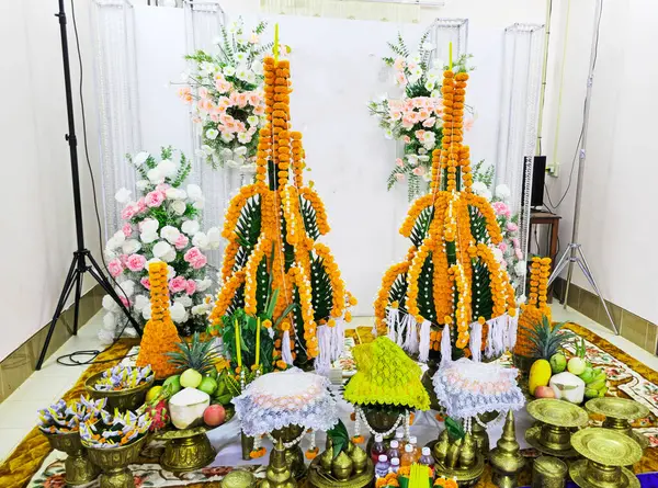 Lao Geleneksel Çiçek Tasarımı