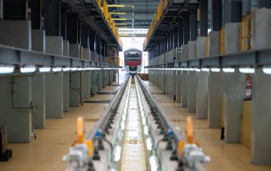 Skytrain, büyük kentsel topluluklarda bireyler arasında popüler olan hızlı bir ulaşım sistemi. Uygun ve zamanında.