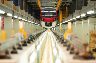 Skytrain, büyük kentsel topluluklarda bireyler arasında popüler olan hızlı bir ulaşım sistemi. Uygun ve zamanında.