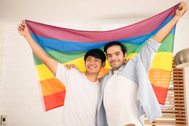 Grup LGBT 'nin mutluluğu bize benzeyen birini sevmek ve karşılığında sevilmektir..