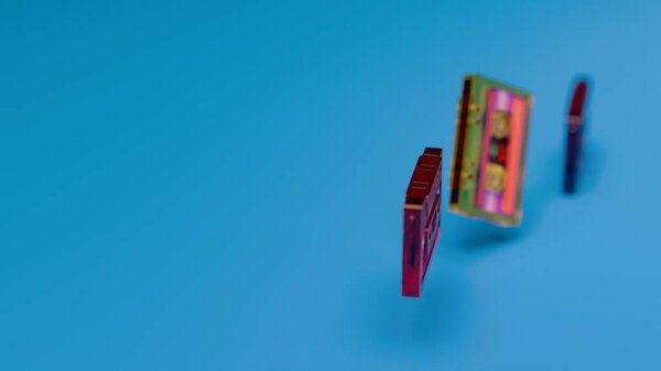 Ретро-аудиокассеты, сделанные из глянцевого полупрозрачного пластика, кажутся подвешенными или выровненными в пространстве на бесшовном синем фоне, подчеркивая форму, яркий цвет и ностальгическую технологию