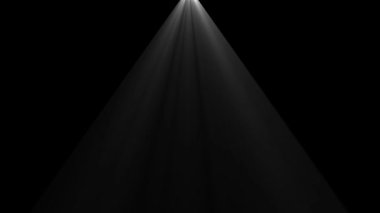 Ürün, karanlık platformda çarpıcı spot ışıklarıyla sahne etrafında döner. Lşık ışığı ya da podyumu olan boş bir karanlık sahne. Performans gösterisi