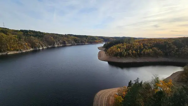 Nehrin ormandaki hava görüntüsü.