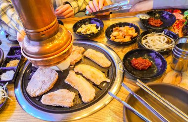 Kore usulü ızgara domuz eti. Yüksek kalite fotoğraf