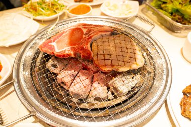 Kore usulü ızgara domuz eti. Yüksek kalite fotoğraf