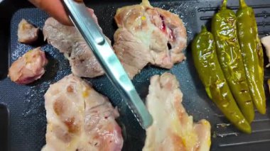 Kore usulü ızgara domuz eti. Yüksek kalite 4k görüntü