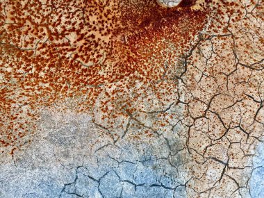 Doğal toprak renkleriyle çatlak duvar dokusu. Yüksek kalite fotoğraf