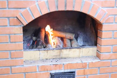 Fırında yangın var.