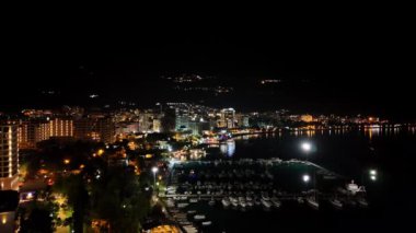 Bir İHA tarafından çekilen Budva 'nın çarpıcı hava görüntüsü.. 