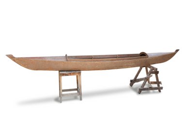 Eski Tayland ahşap teknesi kesme yolu ile izole.