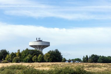 Su arıtma kulesi ya da içme suyu deposu 