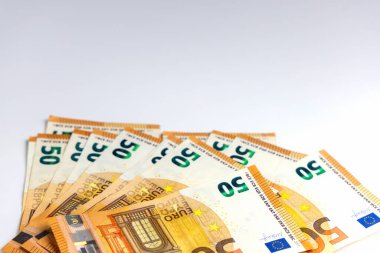 50 avroluk banknotlar izole edilmiş beyaz 