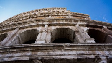 Roma Kolezyumu güzel dokunun detaylı resimlerini sundu.