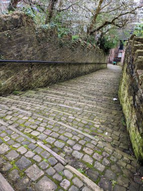 Macclesfield, Cheshire 'da 108 basamağa bakıyorum.